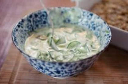 Salada de pepino, hortelã e iogurte