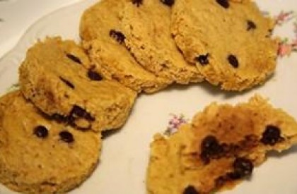 Cookies com gotas de chocolate light e sem glúten: para fazer no micro-ondas